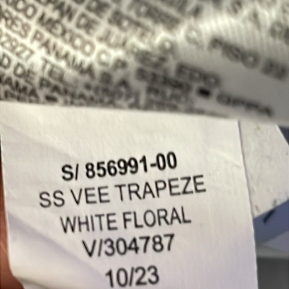 Old Navy Short Puff Sleeve Floral Top - Picture 8 of 8